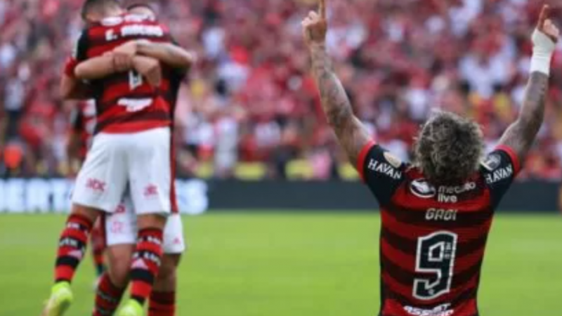 Gabigol artilheiro e expulsão no Athletico: Flamengo é tri da Liberta