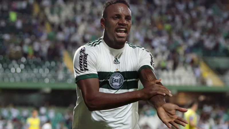 Zagueiro Cléber Reis, ex-Santos e Coritiba é contratado pelo CSE