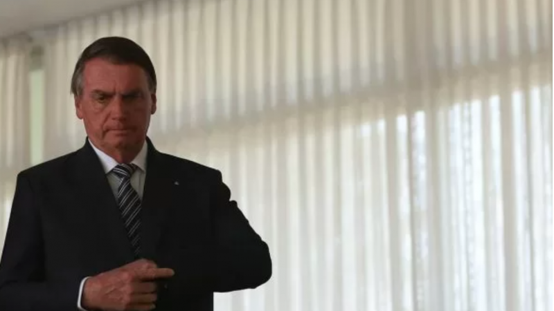 Após reunião com aliados, Bolsonaro fará primeiro pronunciamento