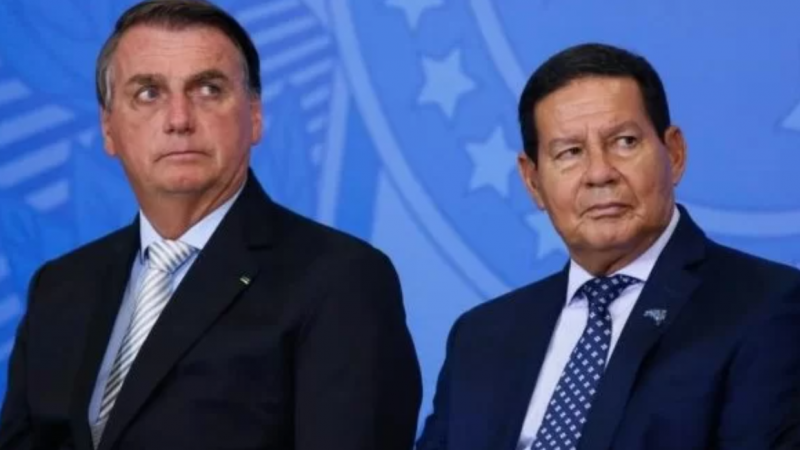 Qual é a preocupação de Bolsonaro e qual é o jogo de Mourão