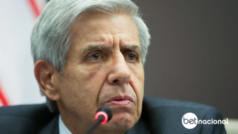 General Heleno diz que Lula é cachaceiro e “infelizmente” não está doente