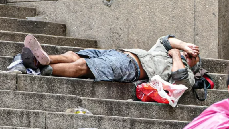 Extrema pobreza no Brasil caiu para mínima histórica em 2020, aponta Banco Mundial