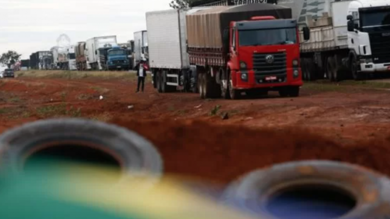 Brasil tem 10 interdições e 5 bloqueios em rodovias federais, diz PRF