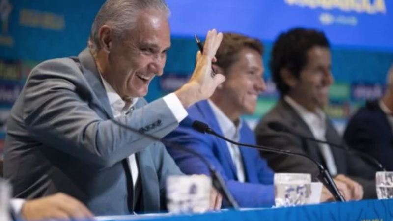 Tite convoca time “esperado” e polemiza com a escolha por Dani Alves