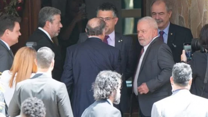 Em Brasília, Lula se reúne com Arthur Lira na residência da Câmara