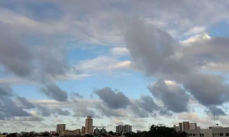 Previsão do tempo para o fim de semana é de sol, tempo nublado e chuva rápida em AL