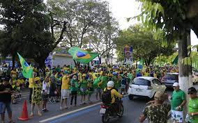 Bolsonaristas desbloqueiam Fernandes Lima, mas seguem com ato em Maceió