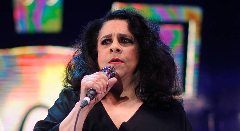 Corpo de Gal Costa é velado em São Paulo; veja fotos do adeus à cantora