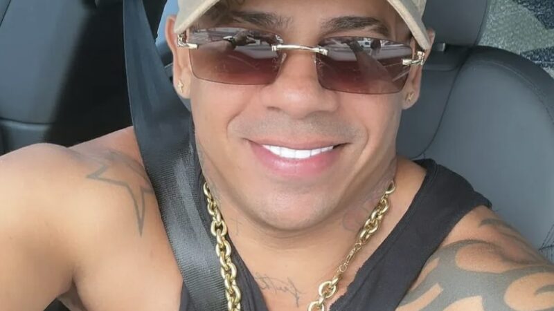 Ex-jogador Élton Arábia tem prisão suspensa após queixa por pensão alimentícia ser retirada