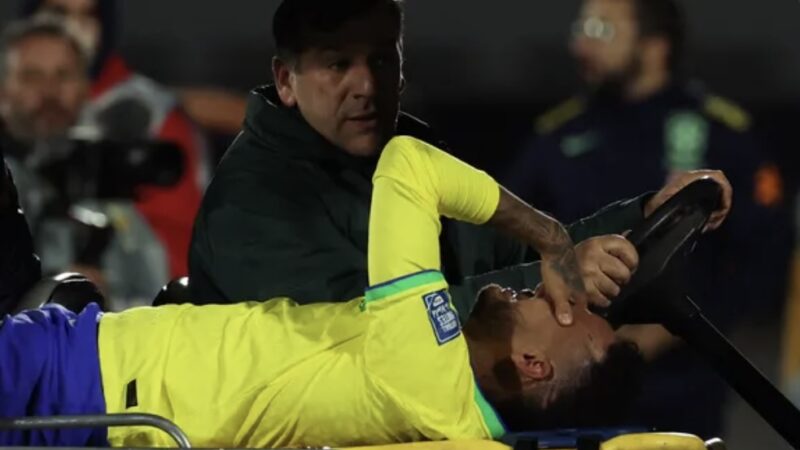 Brasil x Uruguai: Neymar se lesiona e deixa o campo chorando no primeiro tempo