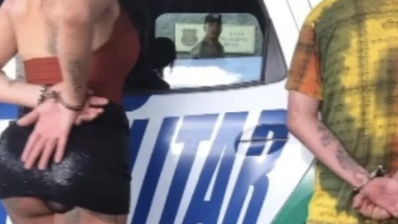 Travesti e motorista são presos nus em motel após briga por drogas