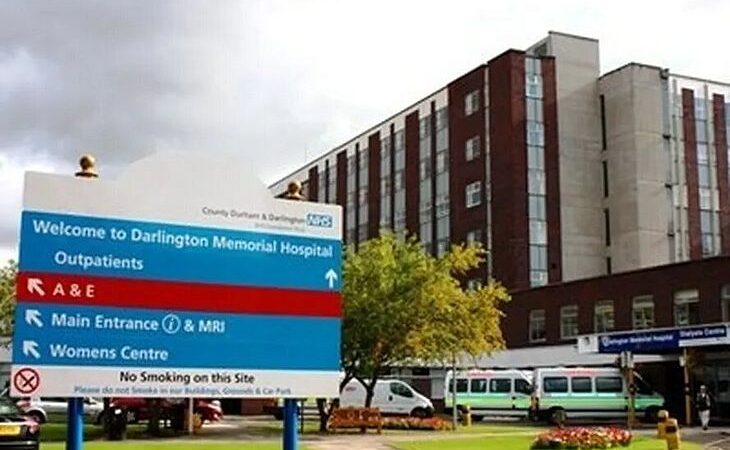 Paciente acorda horas após ser declarada morta por médicos na Inglaterra