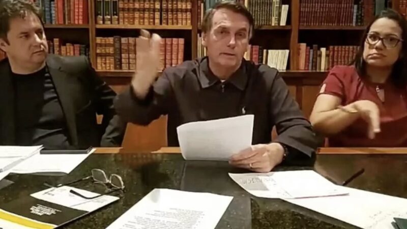 TSE rejeita ações contra Bolsonaro por lives realizadas no Alvorada