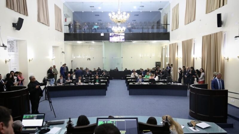 ALE aprova lei que garante antecipação do 13° pelo Executivo