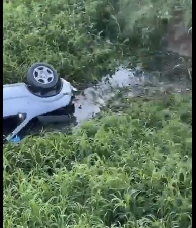 Carro cai de ponte em trecho da BR-316 em Satuba, AL