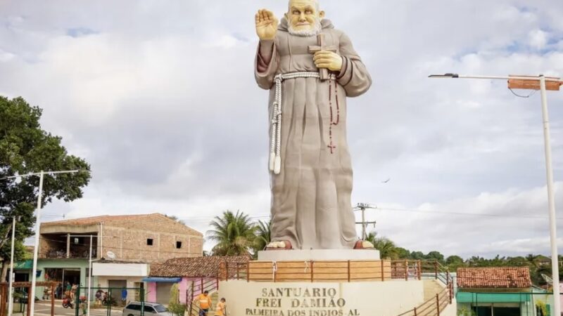 Romeiros de todo Brasil visitam o Santuário Frei Damião, em Palmeira dos Índios