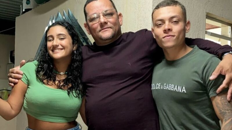 Menina desabafa com motorista de app sobre término, e ele se torna sogro dela