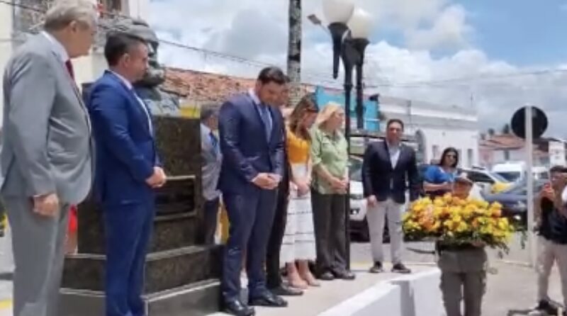 Governador anuncia 13º para 8/12 e salários de dezembro antes do Natal