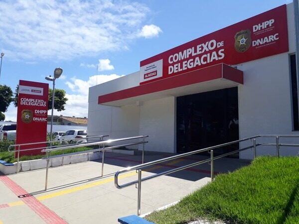 Autista é esfaqueado por funcionário de supermercado