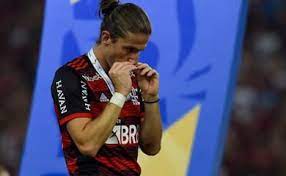 Filipe Luís anuncia aposentadoria e receberá homenagens no Flamengo
