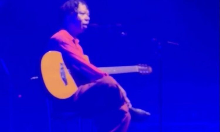 Djavan fala sobre afundamento de mina: ‘o povo está sofrendo’