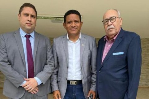 Provedor agradece oportunidade e apoio do Prefeito Júlio durante viagem à Brasília