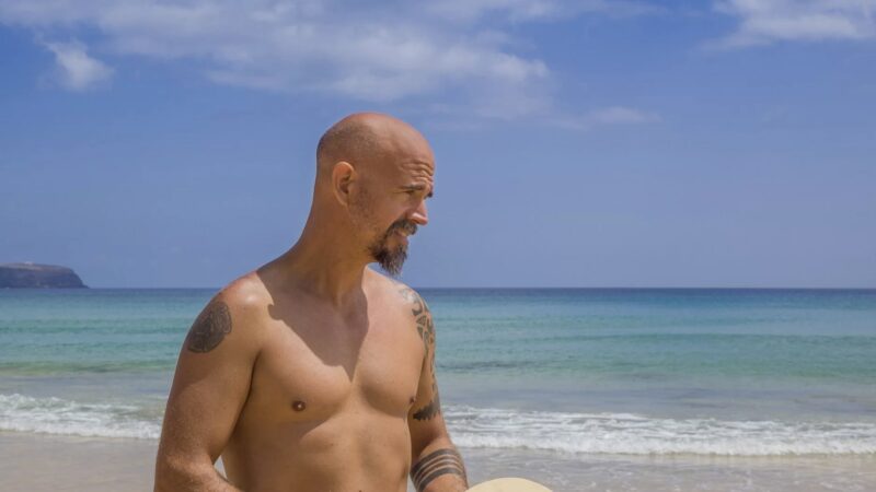 Calvos têm mais risco de câncer de pele, dizem médicos. Saiba evitar