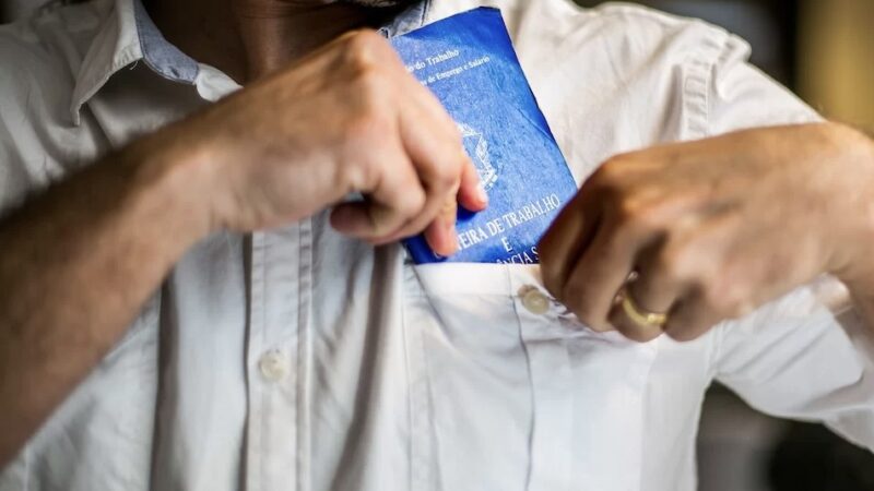 Salário mínimo em 2024 será de R$ 1.412; entenda decisão