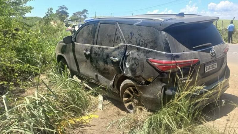 Acidente deixa quatro feridos e trânsito lento na Barra de Santo Antônio, AL