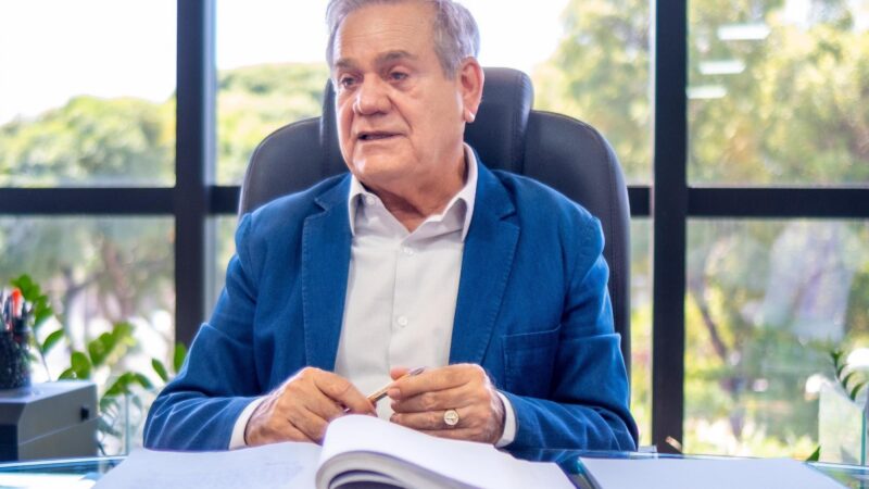 Vice-governador Ronaldo Lessa assume comando do Estado