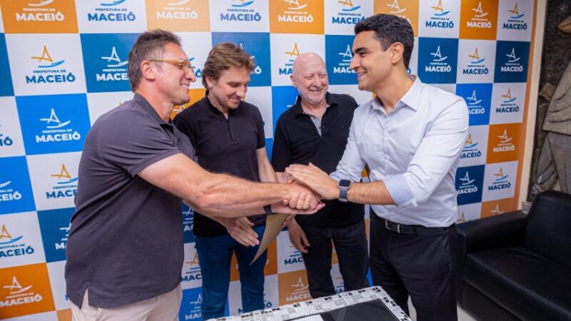 JHC anuncia início da construção da roda gigante na Pajuçara