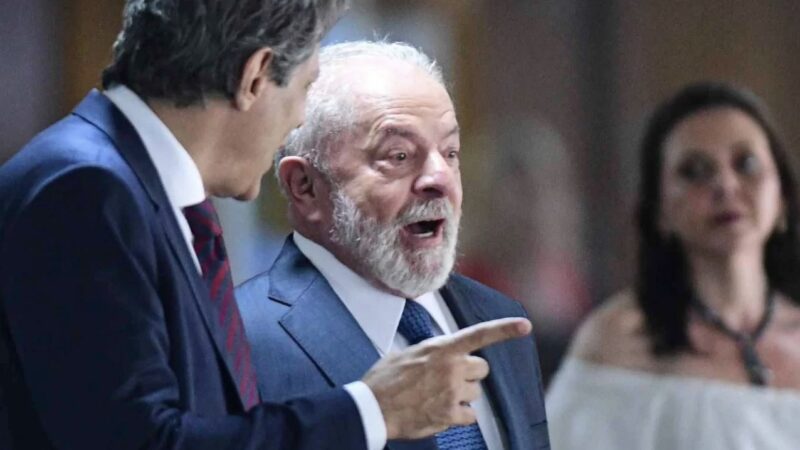 Lula confirma correção da tabela de IR para isentar quem ganha 2 salários