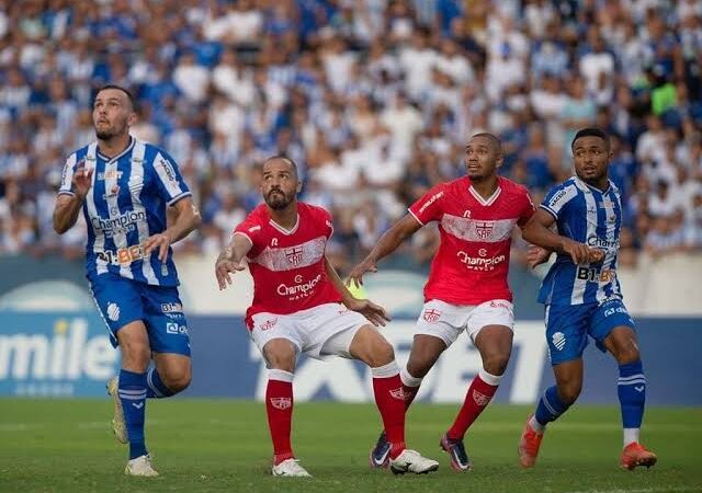 CSA e CRB disputam clássico na luta pela liderança do Alagoano