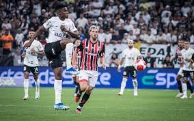 Corinthians busca reforços em três posições para superar crise no início da temporada