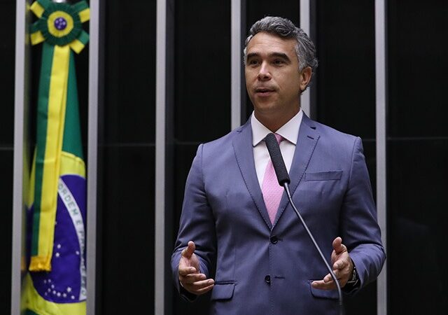 Bom desempenho entre jovens levou MDB a escolher Rafael Brito para enfrentar JHC em Maceió