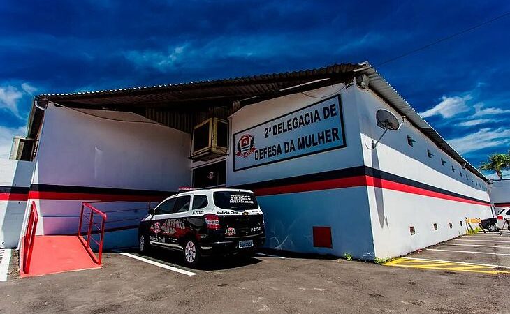 Filha encontra pais enforcados na garagem de casa, em Campinas