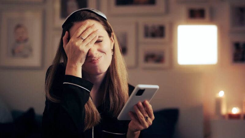 FOMO: medo de perder oportunidades pode ter origem sexual, diz estudo