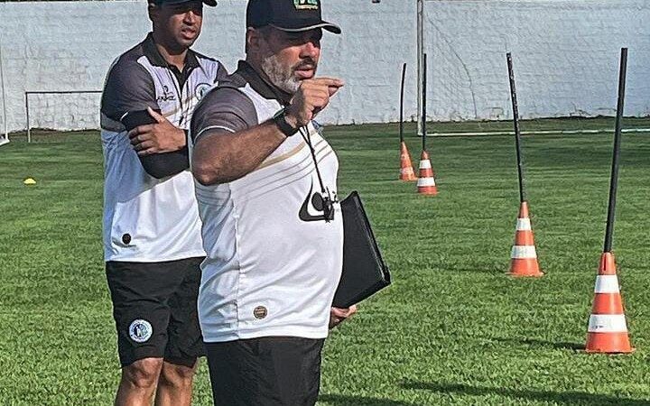 ASA anuncia saída do técnico Leandro Sena