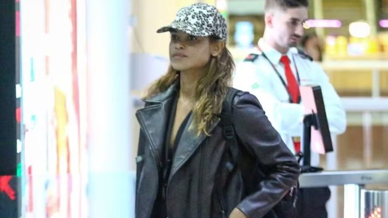 Lucy Alves embarca em aeroporto após assumir namoro com Indira