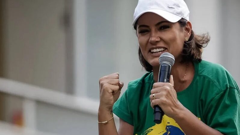 Câmara aprova título de cidadã honorária a Michelle Bolsonaro