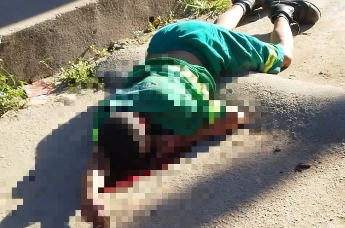 Gari é alvejado com 5 tiros e morre em frente a mercadinho enquanto ia para o trabalho