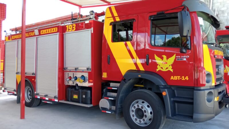 Padre se envolve em acidente após colidir carro em cavalo na AL-130