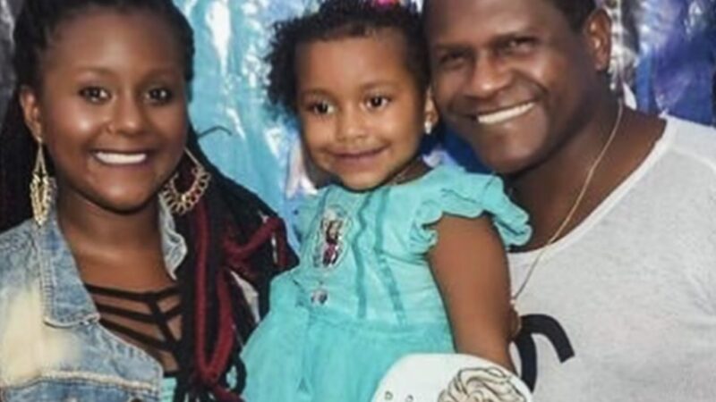 Tatau, ex-Ara Ketu, anuncia morte da filha de 34 anos: ‘Sempre vou te amar’