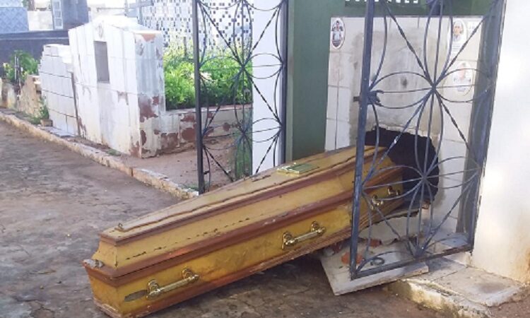 Homem viola túmulos alegando escutar a voz da ex-mulher, no Sertão Paraibano