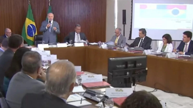 Lula critica Bolsonaro como “Covardão”
