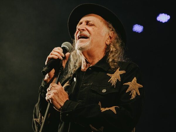 Tentativa de roubo na casa de Alceu Valença em Olinda é impedida por vizinhos vigilantes