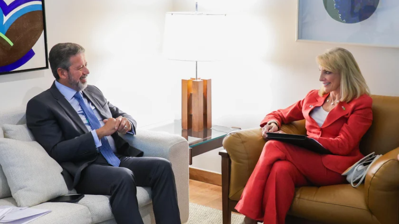Arthur Lira convida embaixadora dos EUA para a 1ª reunião de mulheres parlamentares do P20