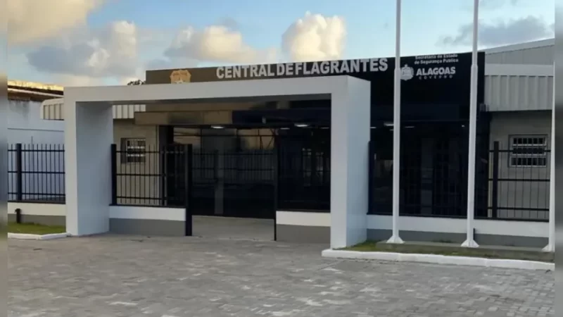 Morador de rua é autuado por espancar e ferir cabeça de cachorro