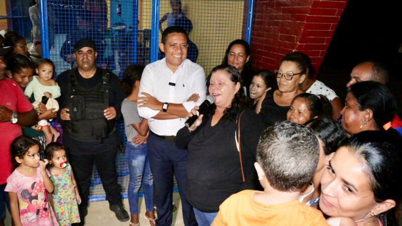 Prefeito de Palmeira se reúne com famílias do Brivaldo Medeiros e Antônio Ribeiro