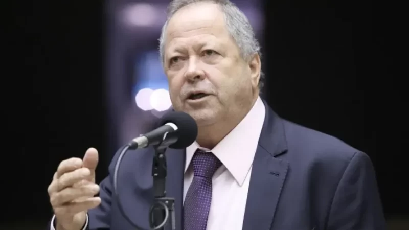 CCJ da Câmara vota para manter Chiquinho Brazão preso